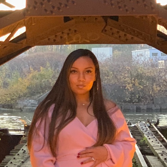 Meet your Posher, Vanessa - Picture 1 of 1